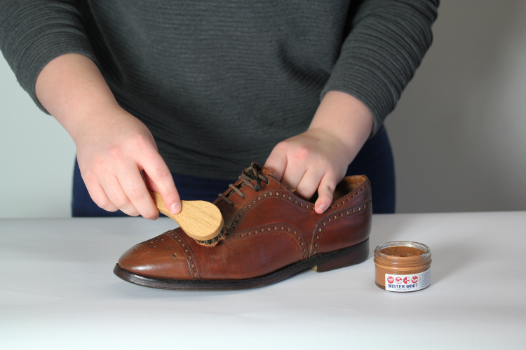 How To Clean And Polish Your Leather Shoes MISTER MISTER MINIT