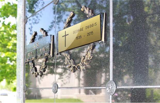 Engraved memorial plaque Engraved memorial plaque